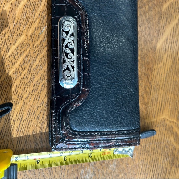 Brighton Black and Brown Leather Wallet - Picture 4 of 12